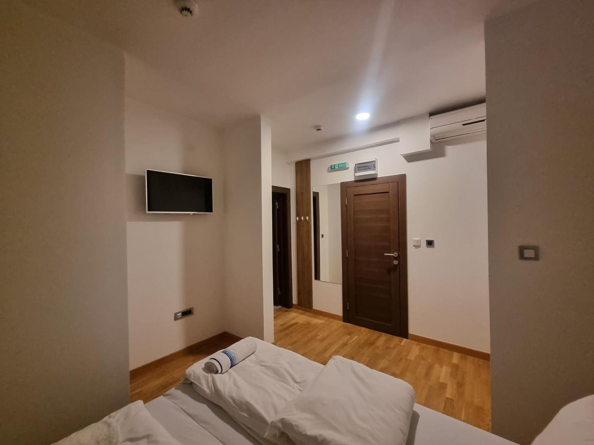 Gosnje Apartment Novi Sad Bagian luar foto